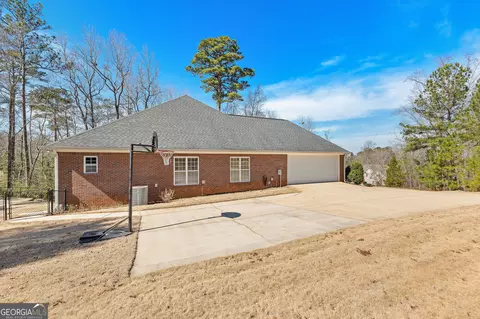 Exterior - 122 Riverbluff Dr, Lagrange, GA 30240 photo 14 of 15