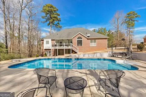 Exterior - 122 Riverbluff Dr, Lagrange, GA 30240 photo 10 of 15