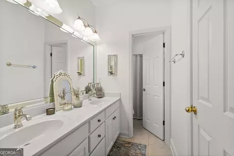 Bath - 122 Riverbluff Dr, Lagrange, GA 30240 photo 5 of 8