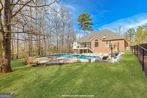 Exterior - 122 Riverbluff Dr, Lagrange, GA 30240 photo 11 of 15