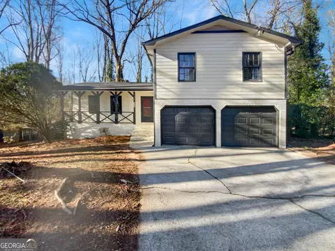 79 Stoneview Dr SW, Lilburn, GA 30047