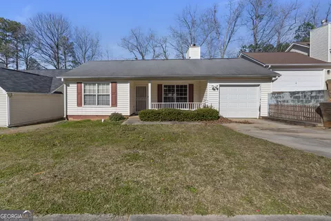 724 Hynds Springs Dr, Jonesboro, GA 30238