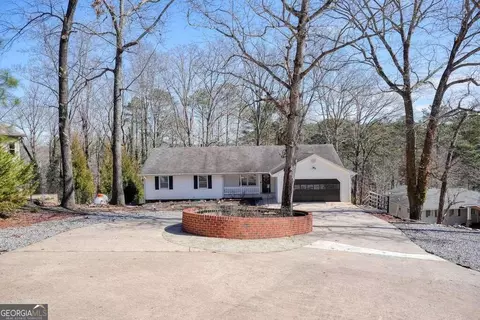 9075 Hayes Dr, Gainesville, GA 30506