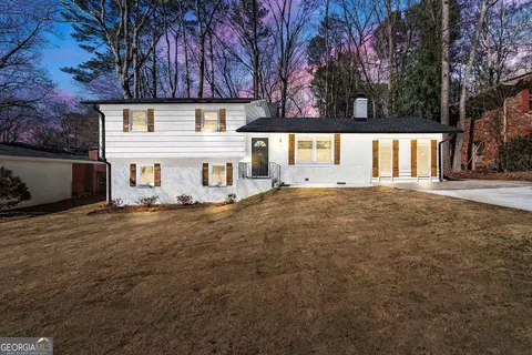 2186 Ellwyn Dr, Chamblee, GA 30341
