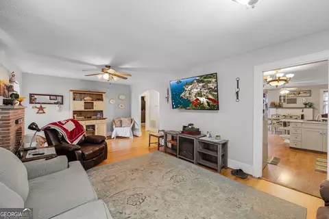 Living - 1524 Mize Rd, Toccoa, GA 30577 photo 4 of 4