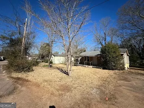 104 Avenue N, West Point, GA 31833