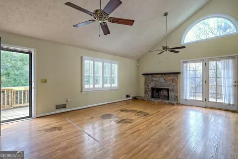 Living - 273 Chenocetah Ct, Cornelia, GA 30531 photo 2 of 5