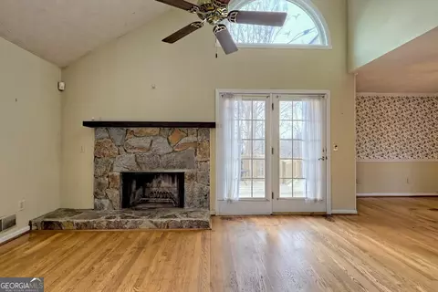 Living - 273 Chenocetah Ct, Cornelia, GA 30531 photo 3 of 5