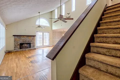 Entry Way - 273 Chenocetah Ct, Cornelia, GA 30531 photo 2 of 2