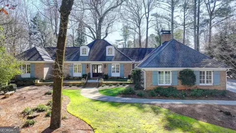 235 Skyridge Dr, Sandy Springs, GA 30350