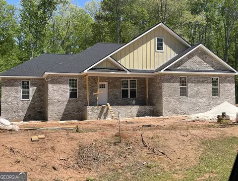 261 Willow Lake Dr, Milledgeville, GA 31061