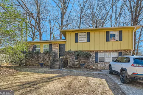 262 Leafwood Ln, Riverdale, GA 30274
