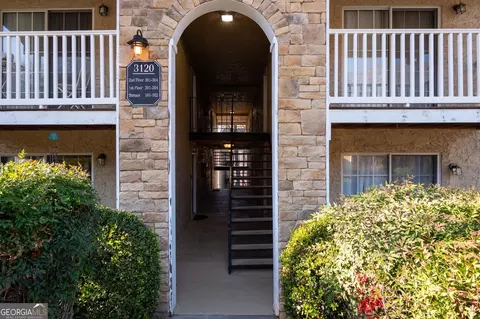 3120 Seven Pines Ct #101, Vinings, GA 30339