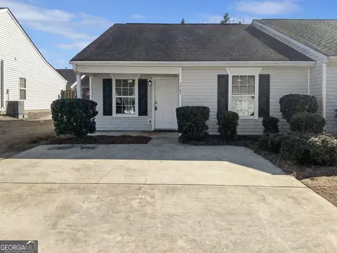 1767 Summerwoods Ln, Griffin, GA 30224