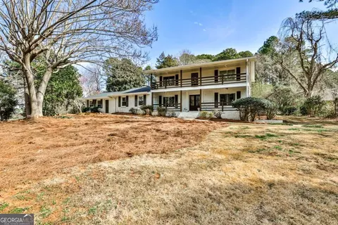2239 Stratmor Dr, Stone Mountain, GA 30087