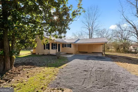 121 Francis Ct SE, Calhoun, GA 30701