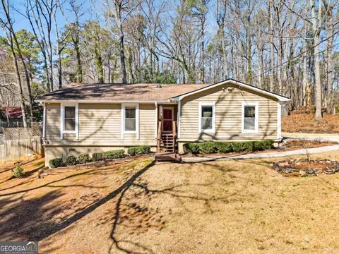 3446 Deshong Dr, Stone Mountain, GA 30087