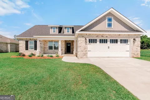 403 Otters Ridge Dr, Kathleen, GA 31047