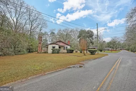 122 Surrency St, Reidsville, GA 30453