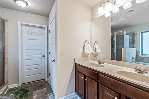 Bath - 581 Caledon Way, Hampton, GA 30228 photo 4 of 4