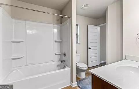 Bath - 581 Caledon Way, Hampton, GA 30228 photo 2 of 4