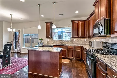 Kitchen - 581 Caledon Way, Hampton, GA 30228 photo 1 of 2