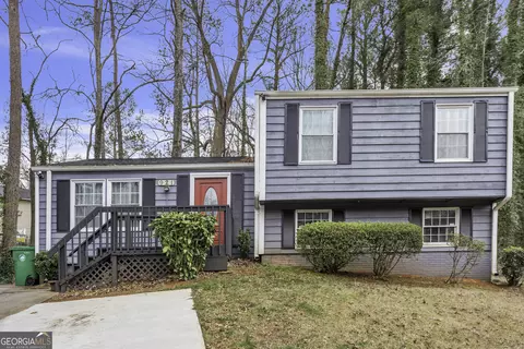 921 Park West Ln, Stone Mountain, GA 30088