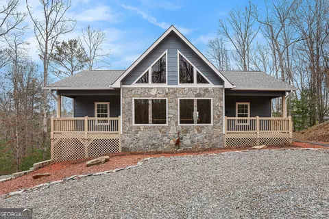 371 Gunite Cir, Ellijay, GA 30540