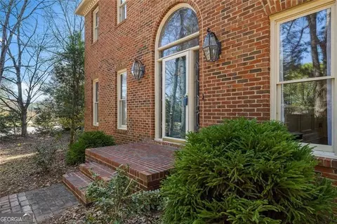 8440 Haven Wood Trl, Roswell, GA 30076