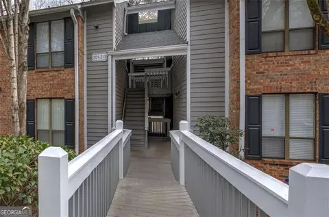 209 Warm Springs Cir, Roswell, GA 30075