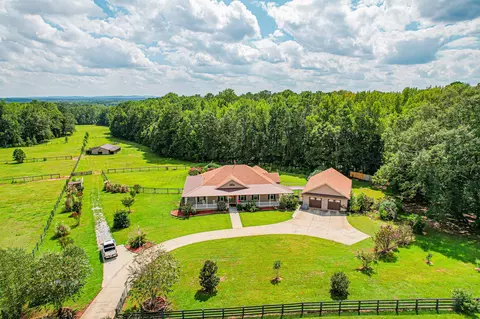 210 Saddle Lake Dr, Williamson, GA 30292