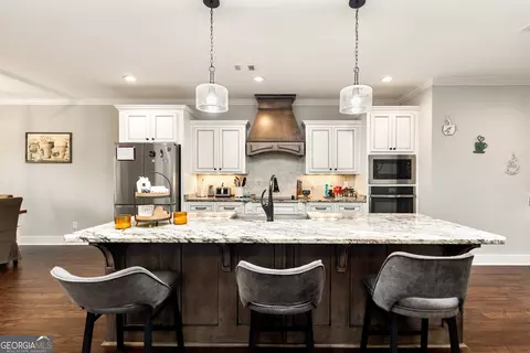 Kitchen - 222 Perth Ct, Warner Robins, GA 31088 photo 1 of 9