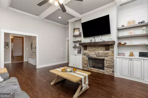 Living - 222 Perth Ct, Warner Robins, GA 31088 photo 5 of 7