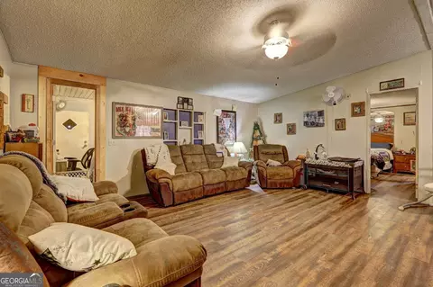 Living - 310 Bottoms Rd, Barnesville, GA 30204 photo 2 of 4