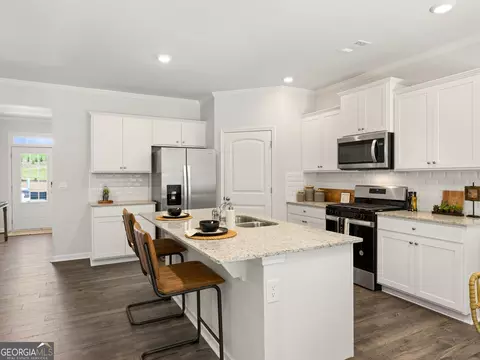 8263 Castleton Dr, Fairburn, GA 30213 photo 6