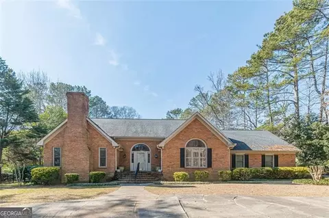 8599 Lake Forest Dr, Jonesboro, GA 30236
