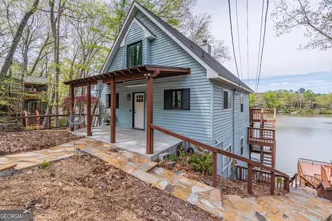 8470 Lake Dr, Snellville, GA 30039