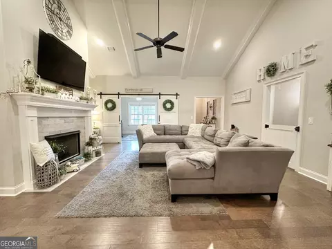 Living - 240 Thrash Rd, Lagrange, GA 30241 photo 5 of 6