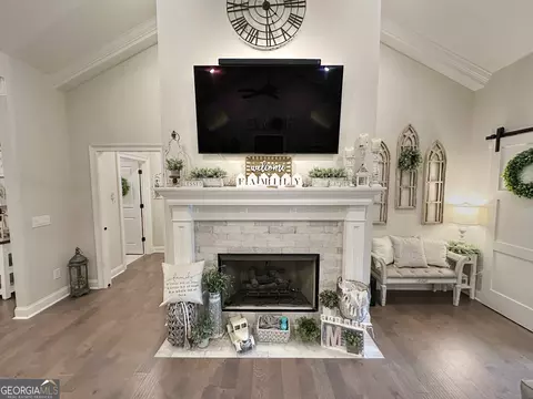 Living - 240 Thrash Rd, Lagrange, GA 30241 photo 3 of 6