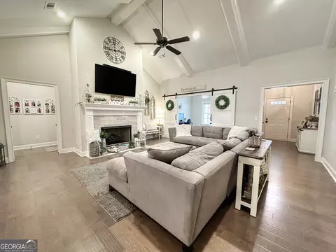 Living - 240 Thrash Rd, Lagrange, GA 30241 photo 1 of 6