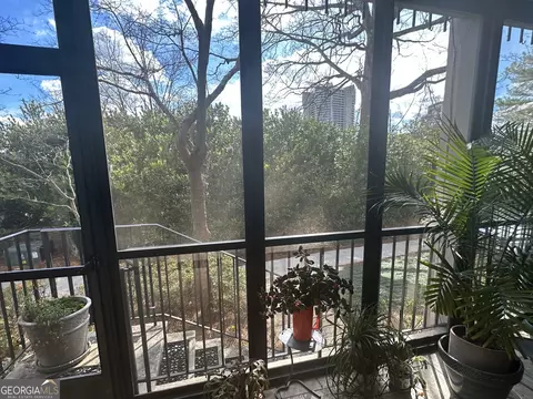 2765 Peachtree Rd NE #1, Atlanta, GA 30305