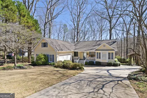 534 Arrowhead Dr, Lavonia, GA 30553