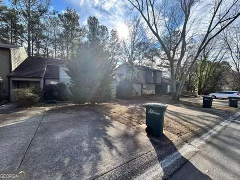 295 Pam Ln SW, Marietta, GA 30064