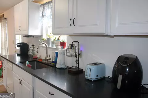 Kitchen - 3005 Old West Point Rd, Lagrange, GA 30240 photo 3 of 5