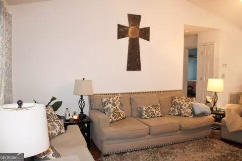 Living - 3005 Old West Point Rd, Lagrange, GA 30240 photo 3 of 11