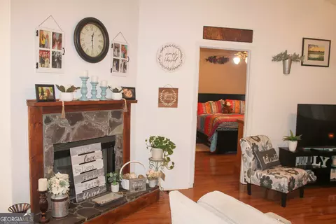 Living - 3005 Old West Point Rd, Lagrange, GA 30240 photo 6 of 11
