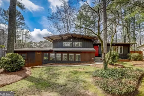 3852 Foxford Dr, Doraville, GA 30340