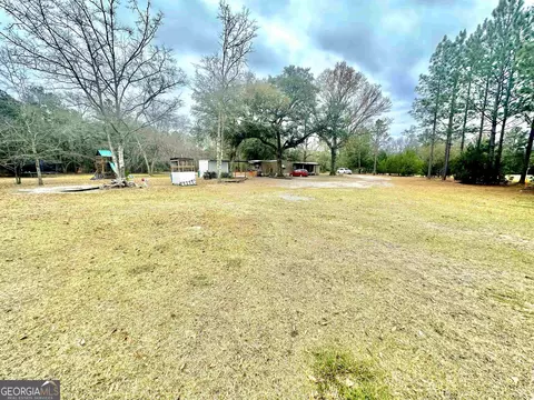 3461 Lawrence Church Rd, Pembroke, GA 31321
