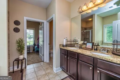Bath - 1145 Norsworthy Ml, Hampton, GA 30228 photo 2 of 5
