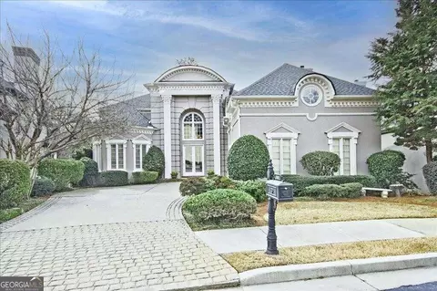 1995 River Falls Dr, Roswell, GA 30076
